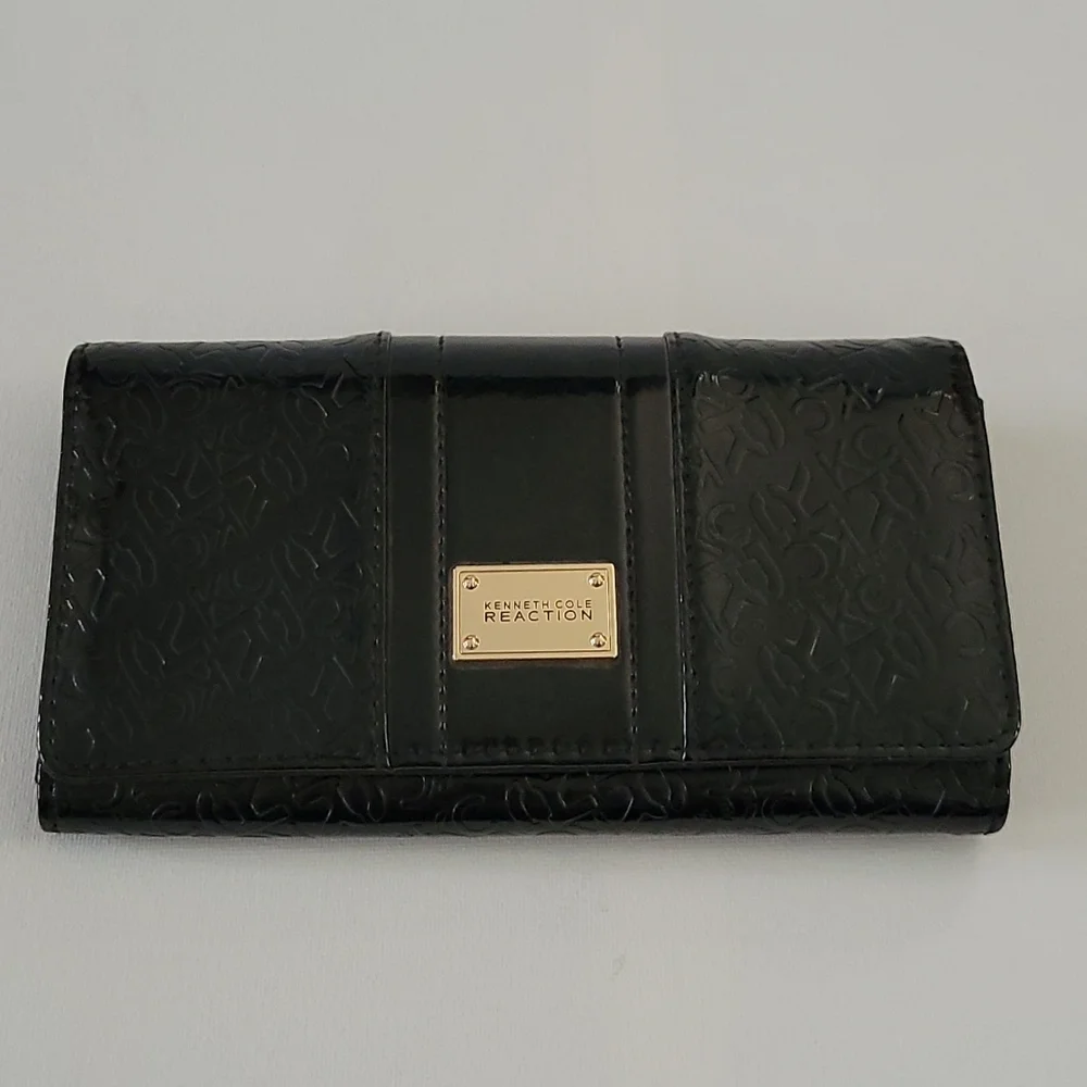 Kenneth Cole Reaction wallet